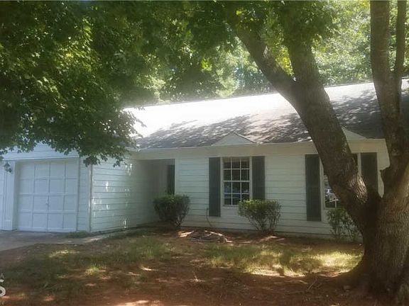 2nd image of 694 Carriage Ct