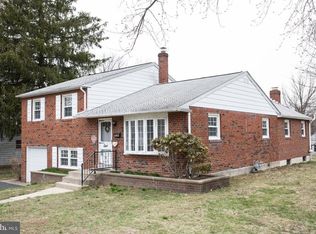 135 Dale Rd, Willow Grove, PA 19090