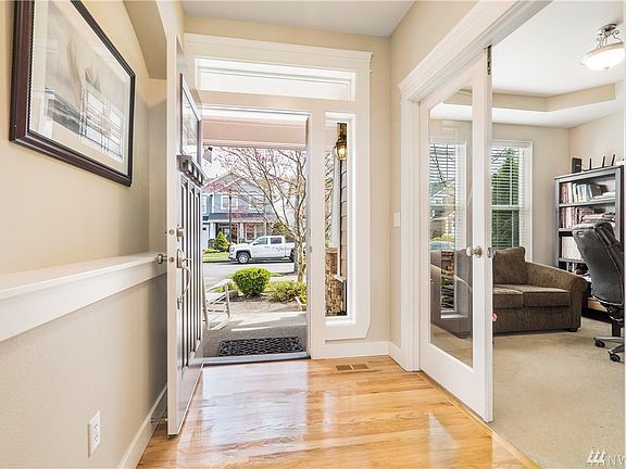 3rd image of 4223 Cashmere Dr NE