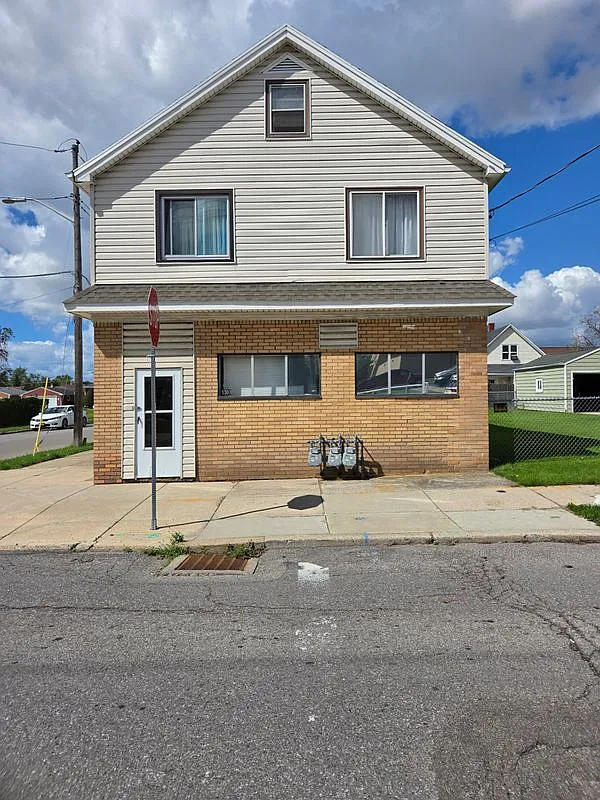 Studio, 1.0 bath, 402 sqft, $800 — Photo 1