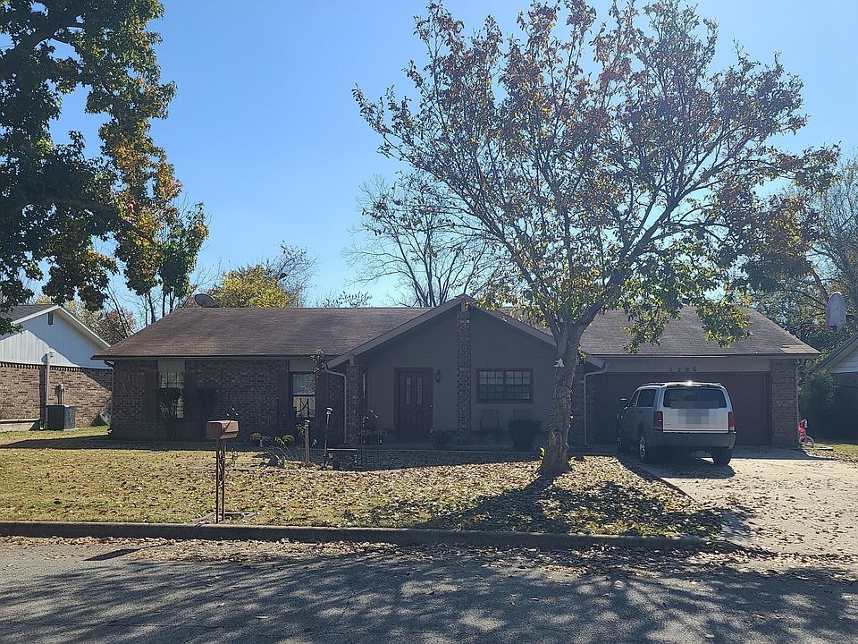 1st image of 1206 W Callahan Dr