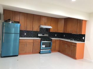 4208 164th St APT 3, Flushing, NY 11358