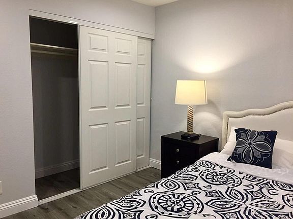 4th image of 670 N Hill Ave APT 4