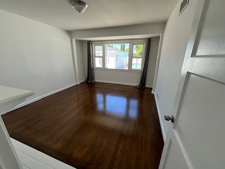 14313 Collins St — Photo 11