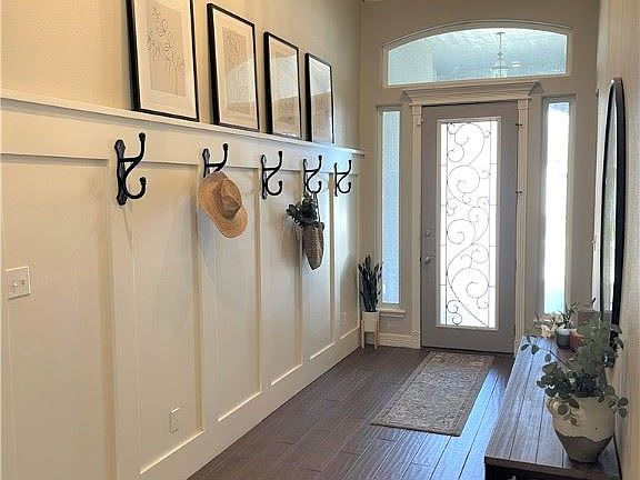 3rd image of 3005 Oakdale Crossing Ct