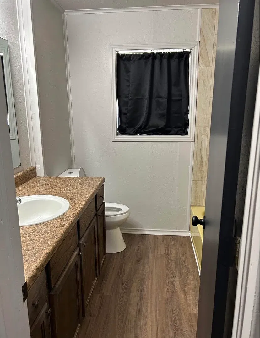 3 bed, 984 sqft, $1,000 — Photo 4