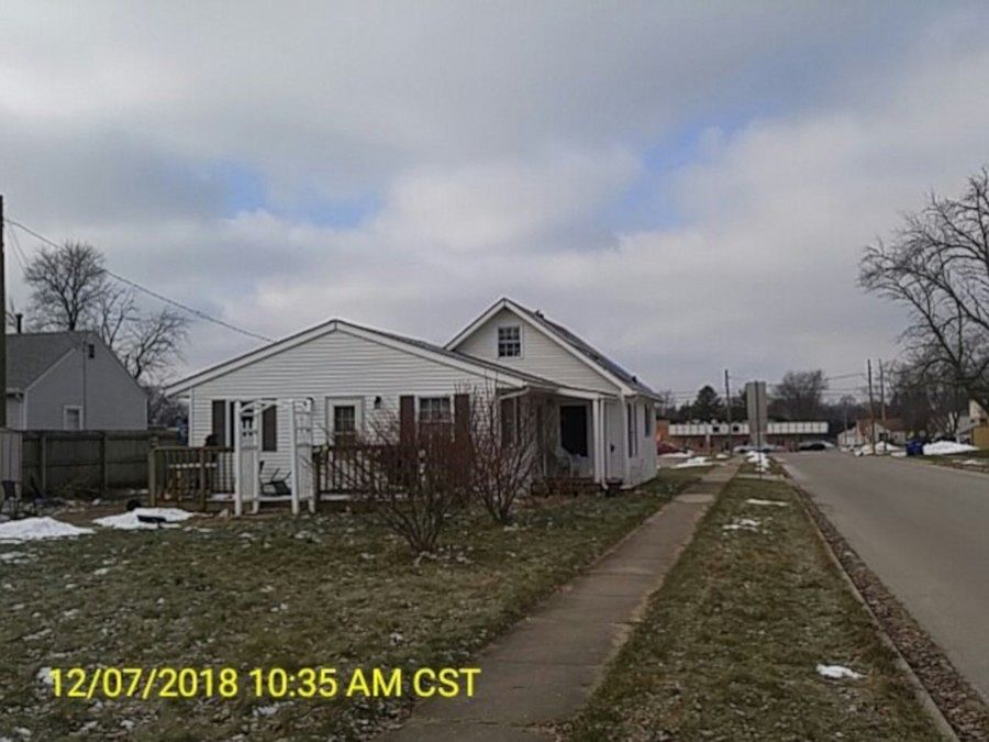 2nd image of 901 S 5th St