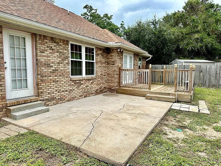 519 E Timberlake Dr — Photo 28