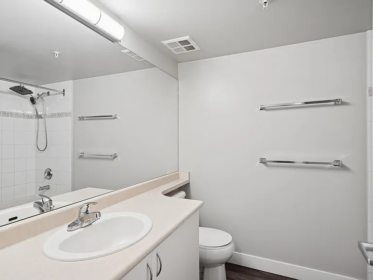 828 Howe St — Photo 37