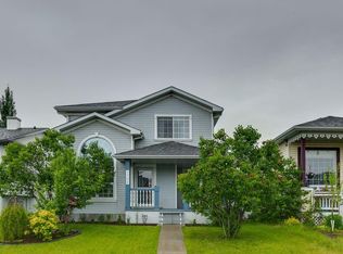 1704 Woodside Blvd NW, Airdrie, AB T4B 2K1