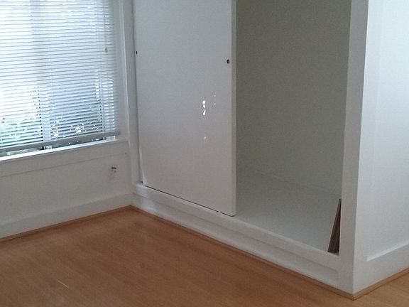 5th image of 922 1/2 Lucile Ave