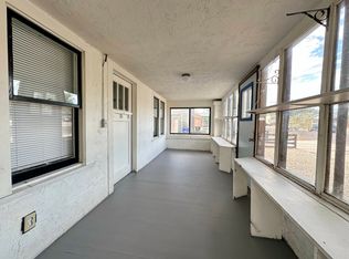 Updated 3 Bd / 2 Ba Main House - 1 Block to UNM, Albuquerque, NM 87106
