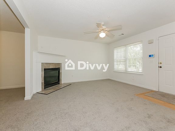 3rd image of 221 Coral Cir