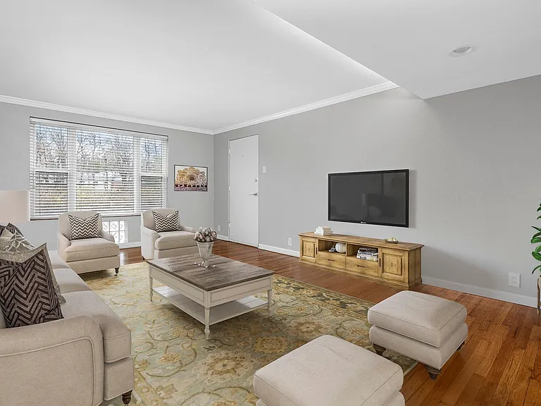 10132 Manchester Rd #B — Photo 2