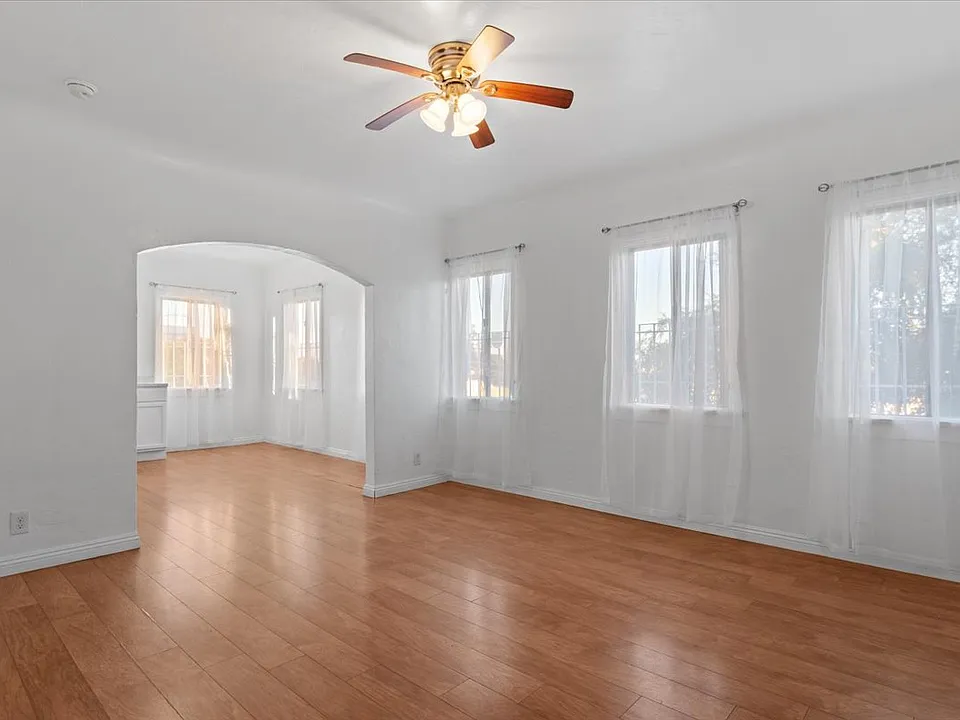 6403 1/2 S Vermont Ave #2