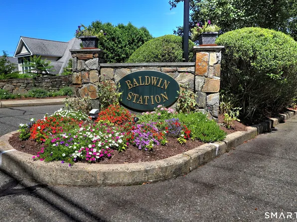 7 Fire Thorn Lane #7, Milford, CT 06461