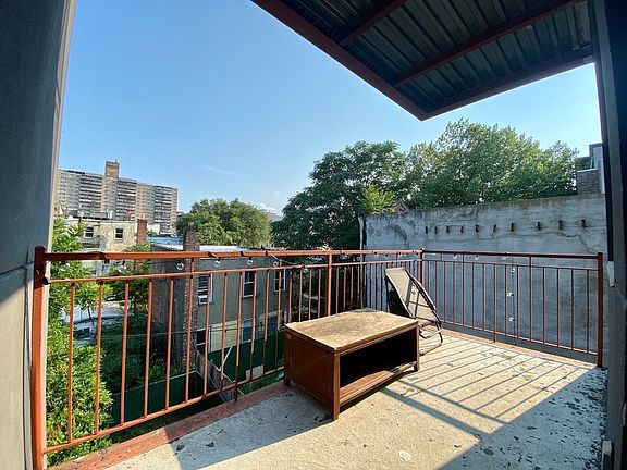 5th image of 104 Scholes St #3B