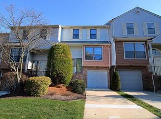 4004 Springbrook Dr, Edison, NJ 08820