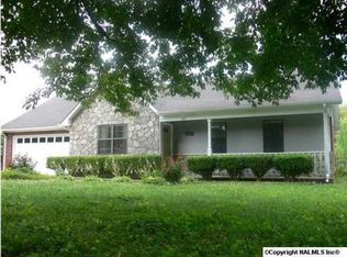 121 Macon Rd, Hazel Green, AL 35750