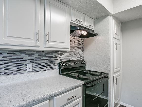 2nd image of 6011 Oakland Hills Dr #906