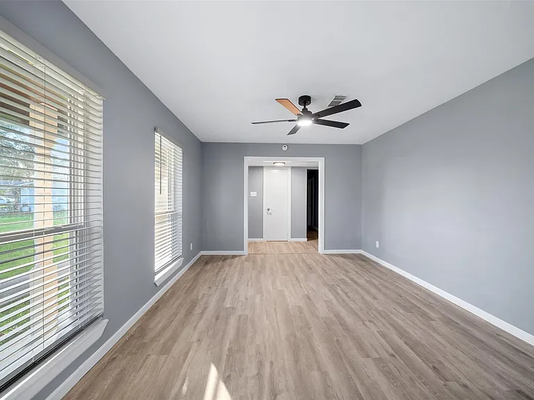 104 Rankin — Photo 14