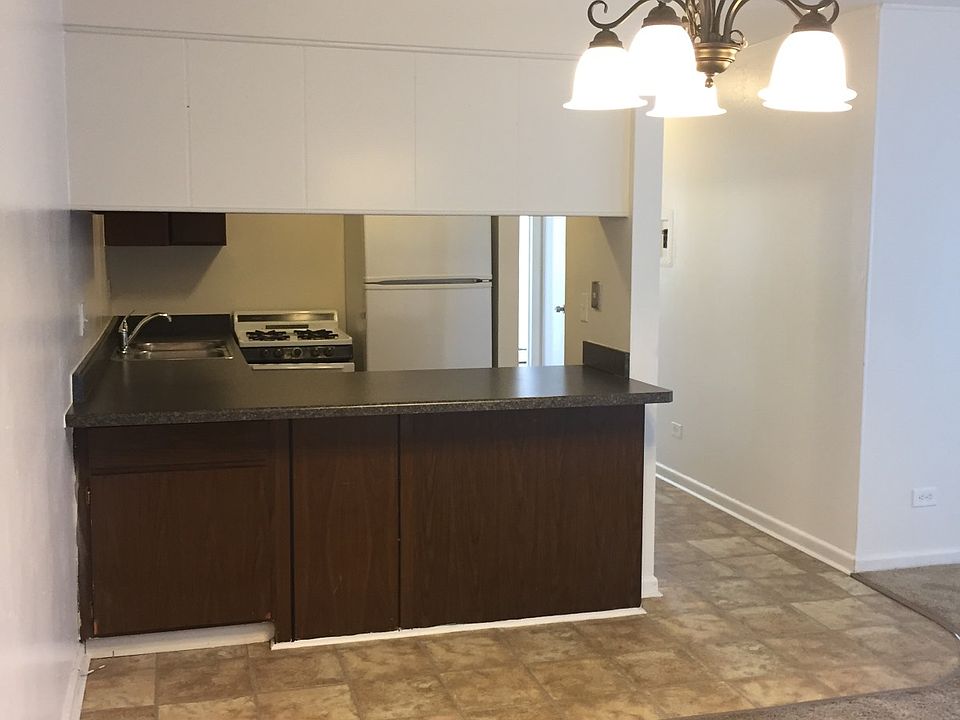 1st image of 100 Drew Ln APT 10