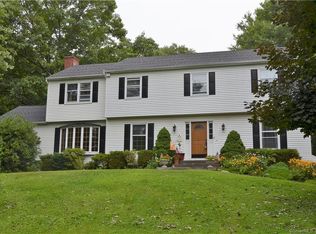 11 Cambridge Cir, New Milford, CT 06776
