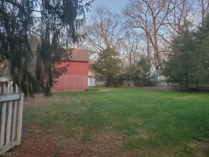 2nd image of 40 Mendham Rd