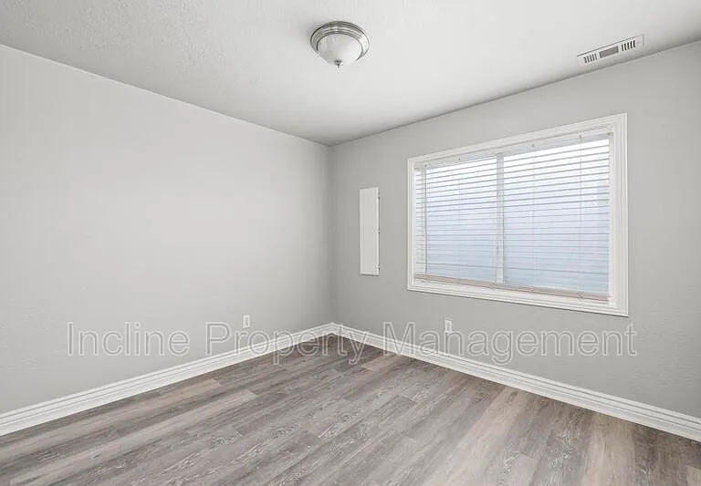 4016 S Sunrise Dr — Photo 8