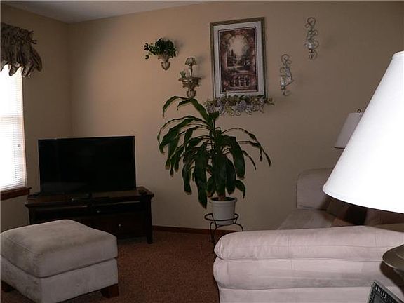 3rd image of 1122 Christie Ln