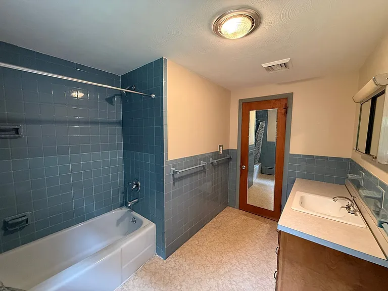 117 Depot St — Photo 17
