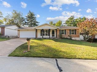 17 Avocado Tree Cir, Saint Peters, MO 63376