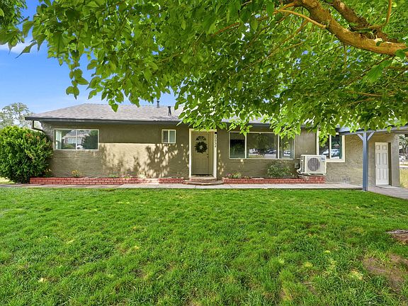 4th image of 20934 Foster St