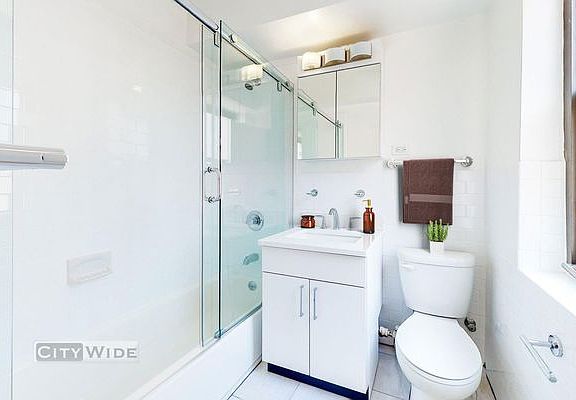 5th image of 157 E 57th St #7P