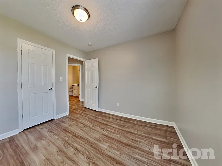 5169 Parkerwood Dr — Photo 14