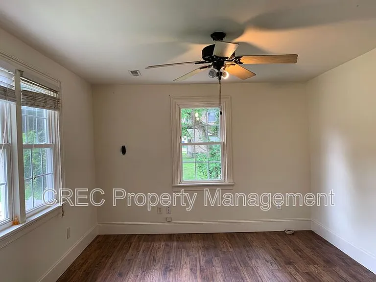 711 Locust St — Photo 6