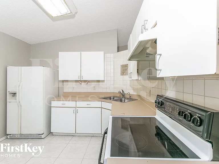 1420 Kissimmee Dr — Photo 6