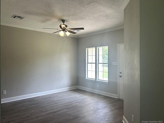 2nd image of 4058 Lettie St