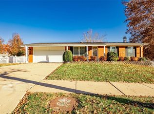 24 McIntyre Dr, Fenton, MO