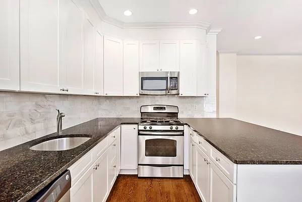 Rented by Keller Williams NYC | media 13