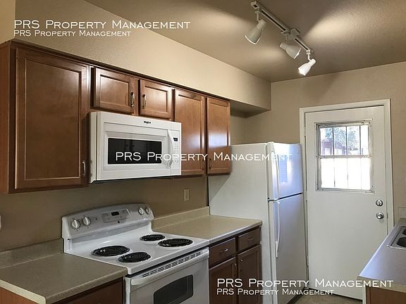 3rd image of 440 E 6th Dr APT 2