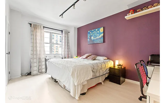 Sold by Douglas Elliman | media 21