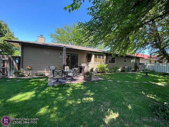 4th image of 3203 Kennedy Way