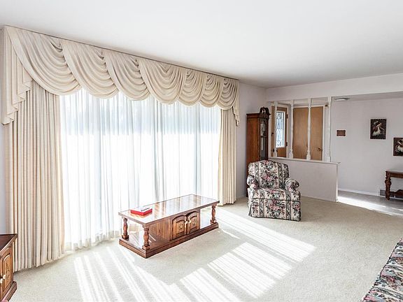 5th image of 4027 Lynton Dr