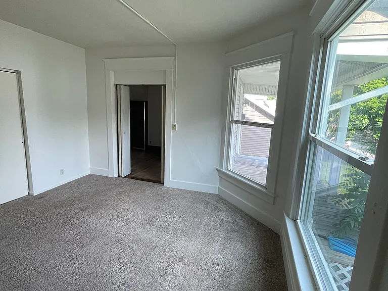 220 Maple St — Photo 10