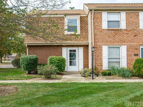 1394 Crown Point Ct, Dayton, OH 45434