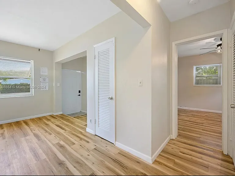 1721 NE 15th Ave #1721 — Photo 8