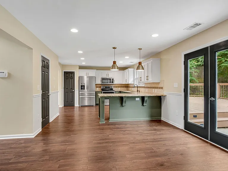 1735 Berry Ct — Photo 6