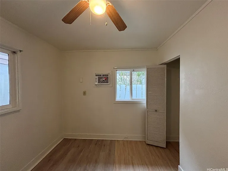 1904 University Ave — Photo 12