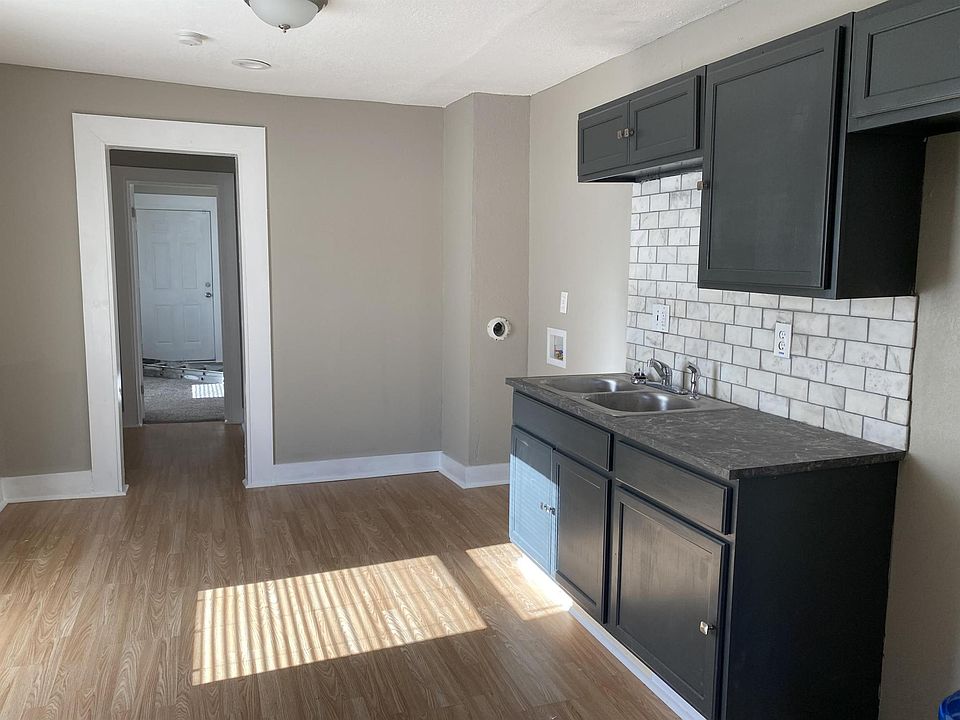 1st image of 2538 Woodland Ave #A